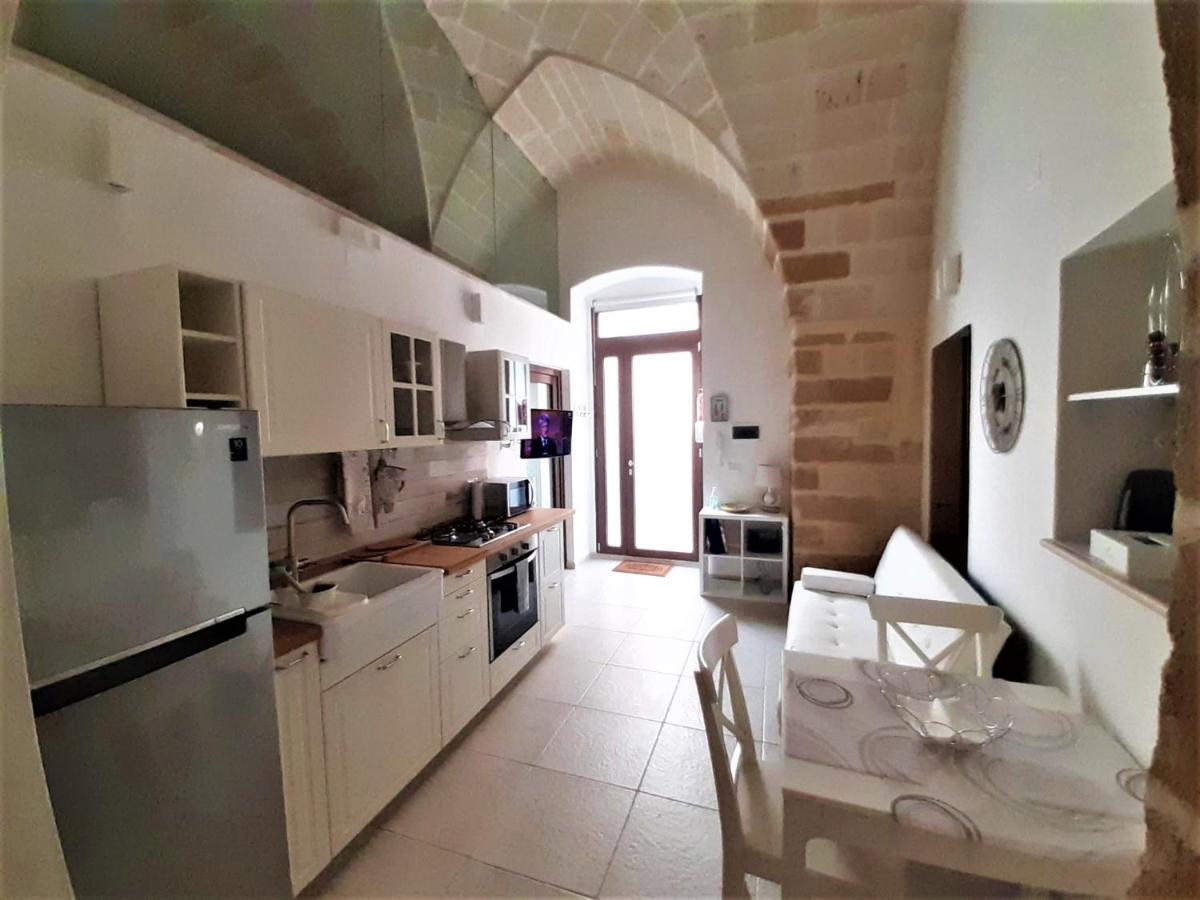 Appartamento Casa MiMà: locazione turistica nel centro storico Brindisi Esterno foto