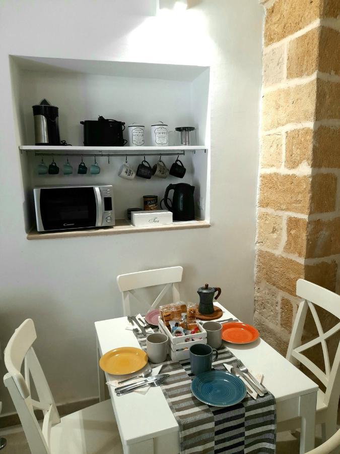 Appartamento Casa MiMà: locazione turistica nel centro storico Brindisi Esterno foto