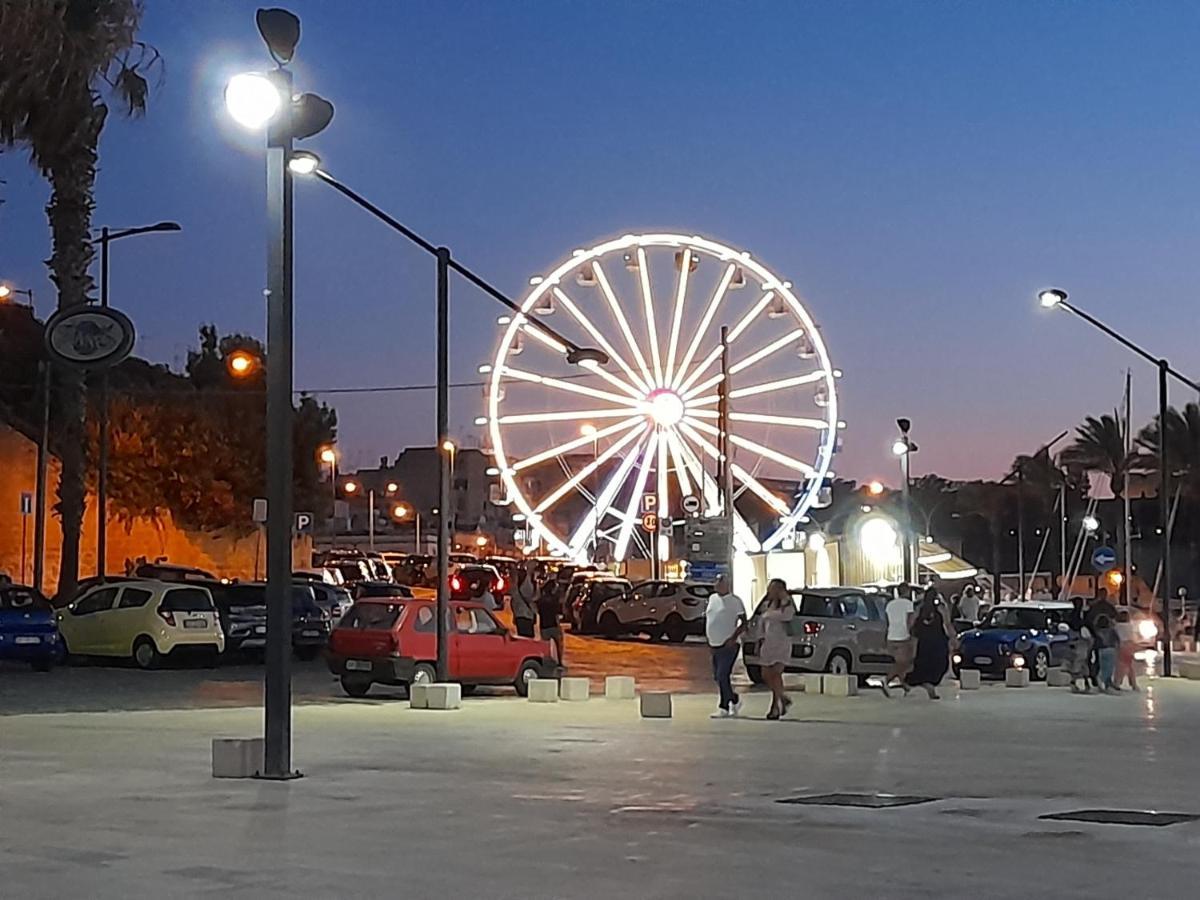 Appartamento Casa MiMà: locazione turistica nel centro storico Brindisi Esterno foto